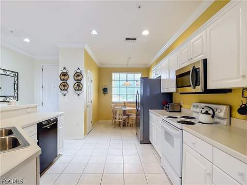 20061 Sanibel View Cir 203, Fort Myers FL - photo 12 of 50