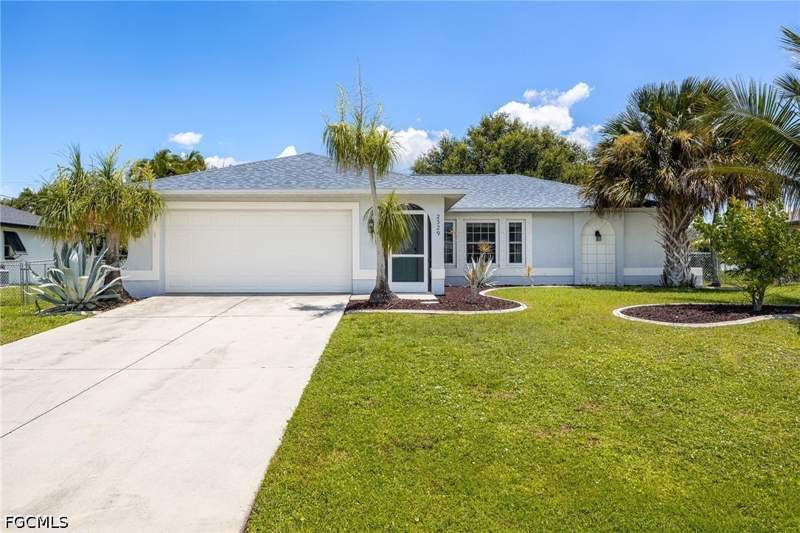 3 bedroom SingleFamilyResidence at 2329 SE 8th Ave, Cape Coral, Cape Coral — photo 3