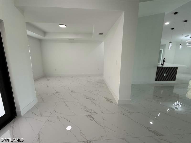 4 bedroom SingleFamilyResidence at 819 Congress Ave, Lehigh Acres, Lehigh Acres — photo 4