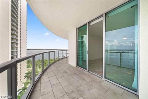 3000 Oasis Grand Blvd 1407, Fort Myers FL - photo 12 of 50