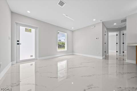 724 Anaconda Ave S, Lehigh Acres FL - photo 8 of 27