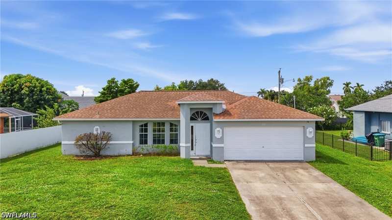 3 bedroom SingleFamilyResidence at 202 SW 11th Ter, Cape Coral, Cape Coral — photo 1