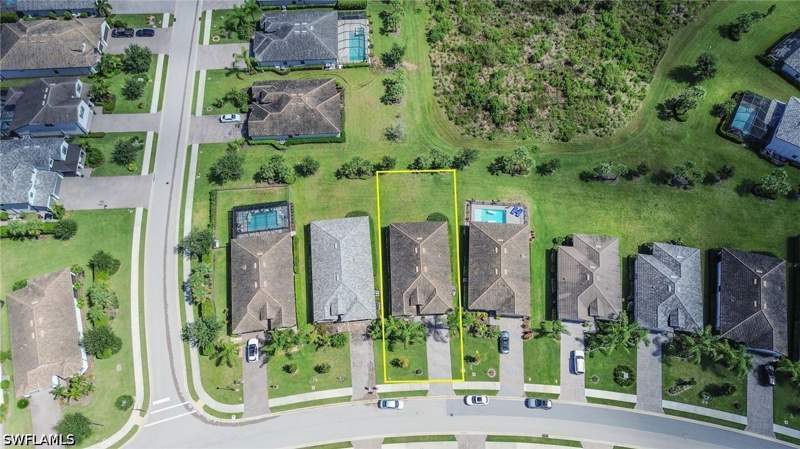 3 bedroom SingleFamilyResidence at 17332 Ashcomb Way, The Place At Corkscrew, Estero — photo 2