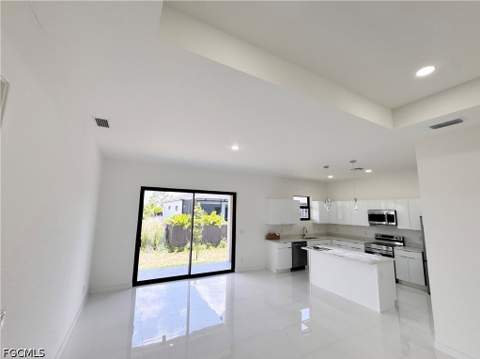 4324 Jacaranda Pkwy W, Cape Coral FL - photo 8 of 36