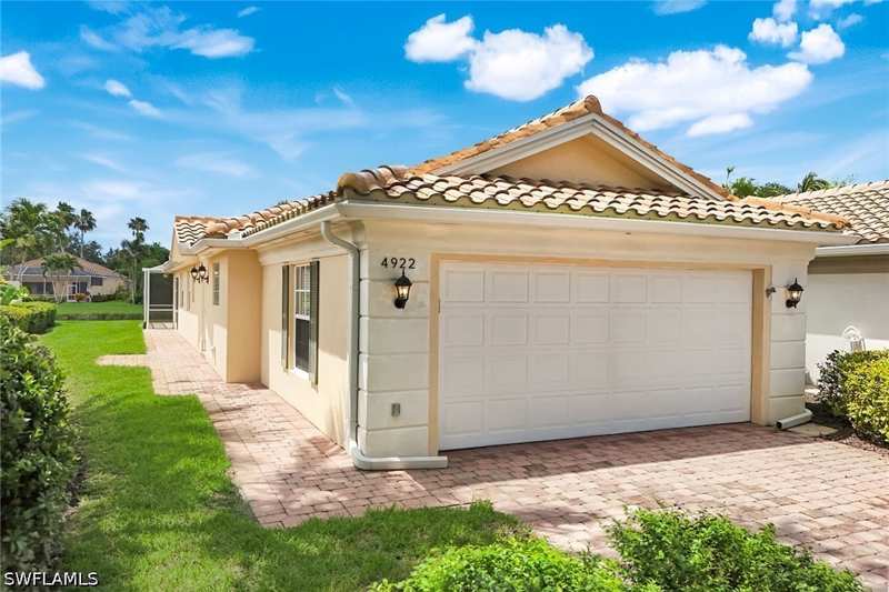2 bedroom Attached at 4922 Kingston Way, Island Walk, Naples — photo 1