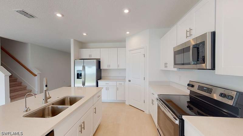5 bedroom SingleFamilyResidence at 6753 Equinox Ln, Solena, North Fort Myers — photo 5