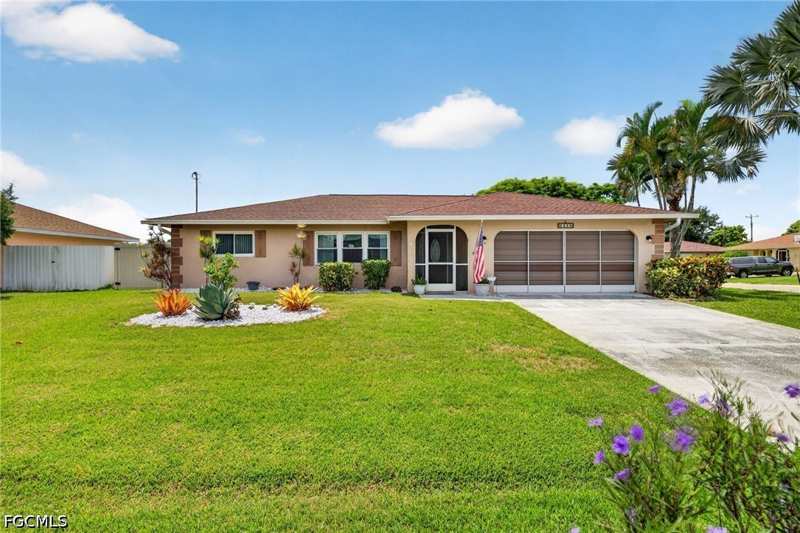 3 bedroom SingleFamilyResidence at 1118 SE 18th St, Cape Coral, Cape Coral — photo 1