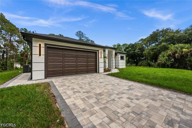 4 bedroom SingleFamilyResidence at 616 prospect Ave, Lehigh Acres, Lehigh Acres — photo 1