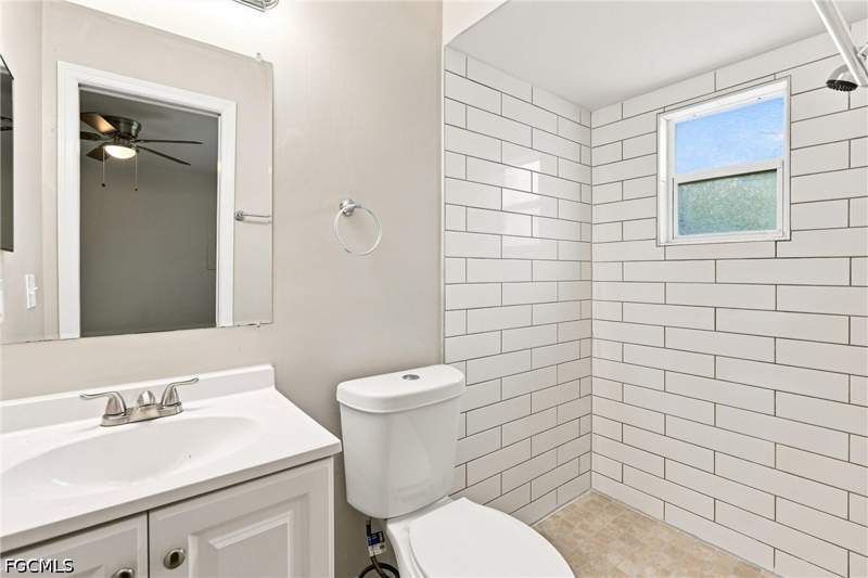 3 bedroom SingleFamilyResidence at 8165 Pelican Rd, San Carlos Park, Fort Myers — photo 4
