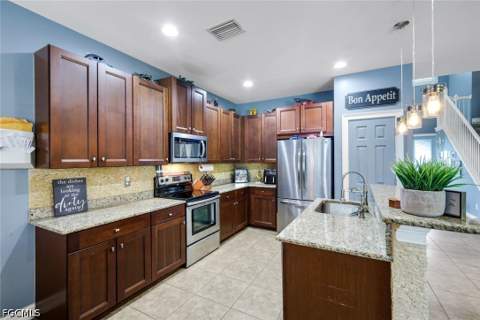 2545 Ashbury Cir, Cape Coral FL - photo 14 of 42