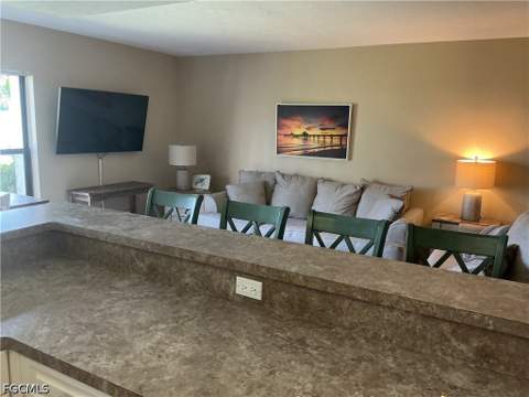 5550 Trailwinds Dr 615, Fort Myers FL - photo 9 of 21