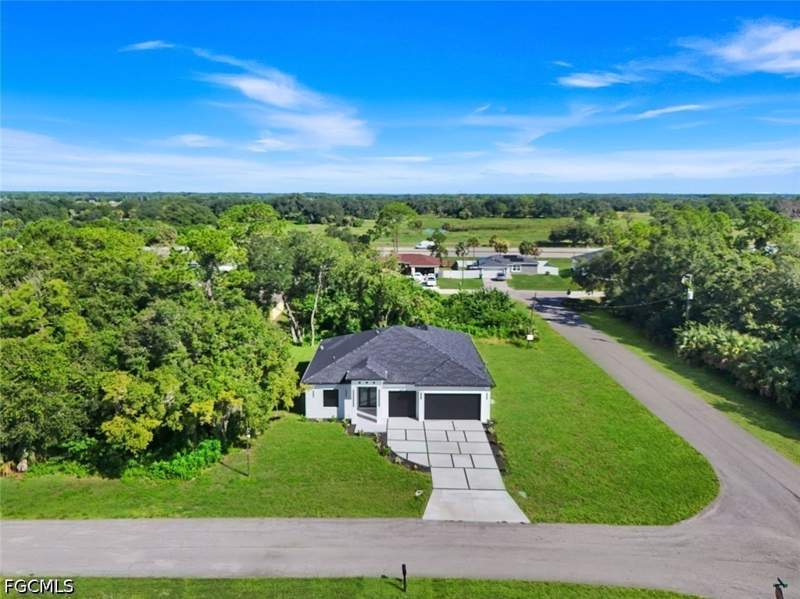 4 bedroom SingleFamilyResidence at 6044 Acorn Cir, Labelle, Labelle — photo 4