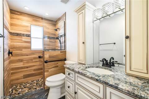 13724 Thatcher Ct 1, Fort Myers FL - photo 18 of 38