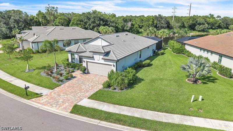 3 bedroom SingleFamilyResidence at 17146 Oakstead Dr, Country Club, Alva — photo 4