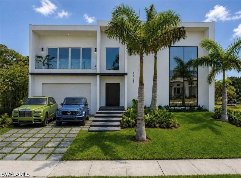 5 bedroom SingleFamilyResidence at 1135 Bluebird Ave, Marco Beach, Marco Island — photo 1