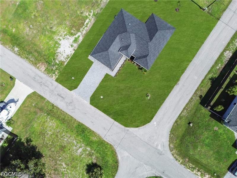 3 bedroom SingleFamilyResidence at 1825 NE 22nd Ter, Cape Coral, Cape Coral — photo 4