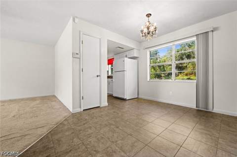 2976 Ribbon Ct, Fort Myers FL - photo 9 of 28