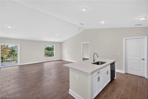 2821 NW 22nd Pl, Cape Coral FL - photo 12 of 32