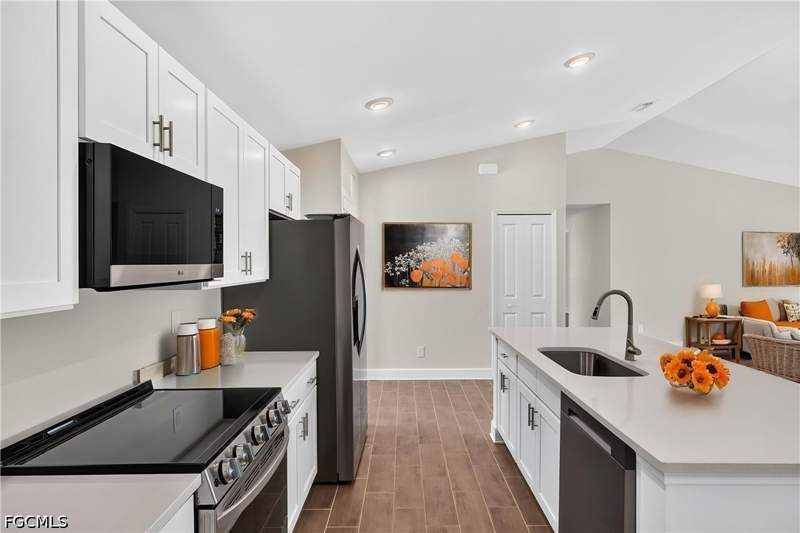 4 bedroom SingleFamilyResidence at 2821 NW 22nd Pl, Cape Coral, Cape Coral — photo 4
