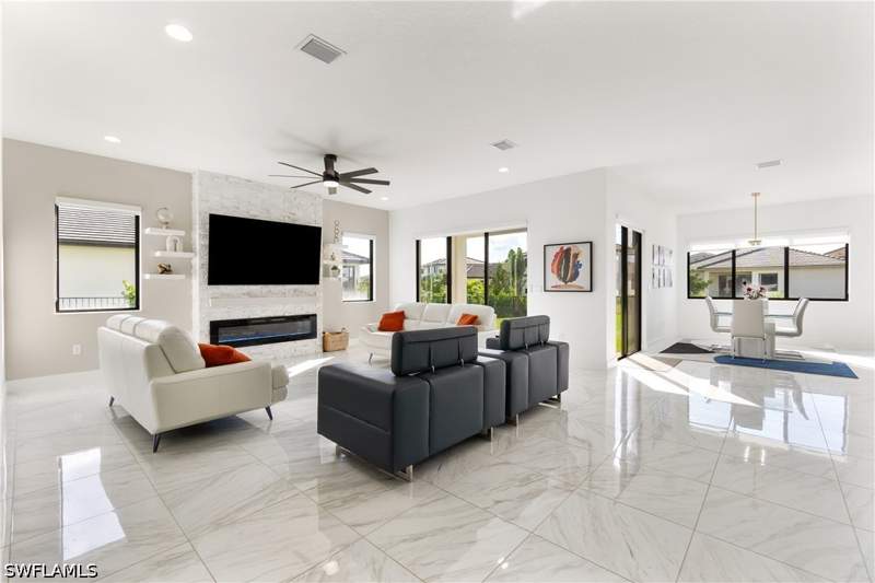 4 bedroom SingleFamilyResidence at 4948 Gambero Way, Maple Ridge, Ave Maria — photo 2
