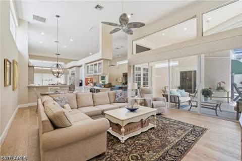 7976 Grand Bay Dr 5, Naples FL - photo 7 of 37