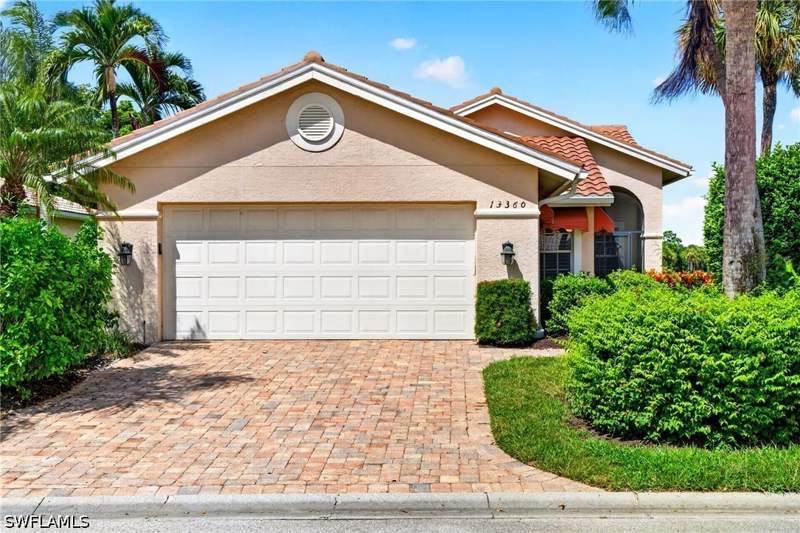 3 bedroom SingleFamilyResidence at 13360 Southampton Dr, Villas, Bonita Springs — photo 2
