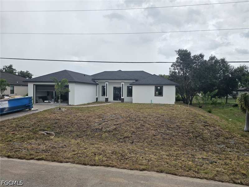 4 bedroom SingleFamilyResidence at 820 Lystra Ave, Mirror Lakes, Fort Myers — photo 1