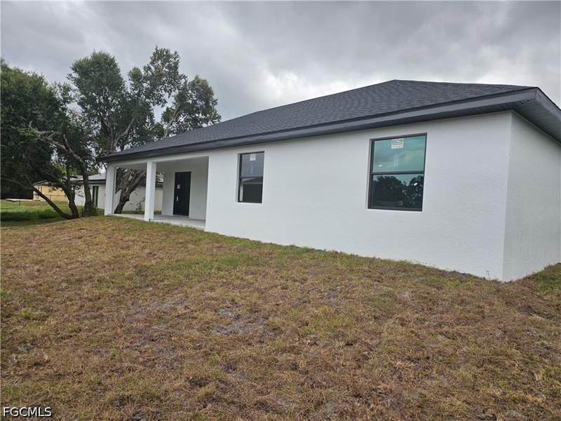 4 bedroom SingleFamilyResidence at 820 Lystra Ave, Mirror Lakes, Fort Myers — photo 2