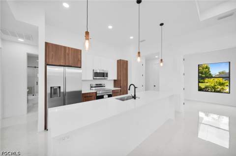 513 NE 15th Ter, Cape Coral FL - photo 11 of 27
