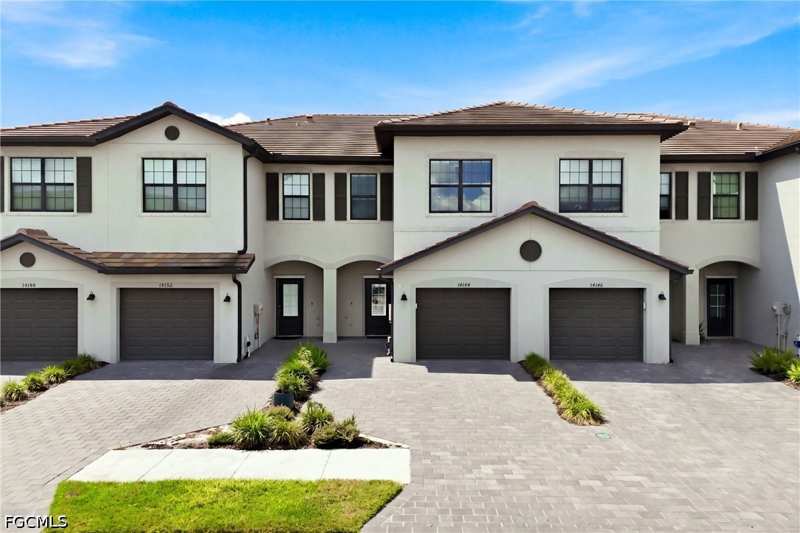 3 bedroom Townhouse at 14144 Pine Lodge Ln, Timber Creek, Fort Myers — photo 1