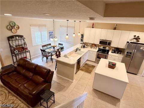 15470 Laguna Hills Dr, Fort Myers FL - photo 15 of 49