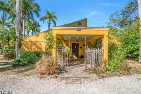184 W Mariana Ave, North Fort Myers FL - photo 6 of 50