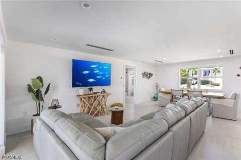 140 Egret St, Fort Myers Beach FL - photo 10 of 34