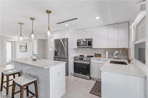 140 Egret St, Fort Myers Beach FL - photo 6 of 34