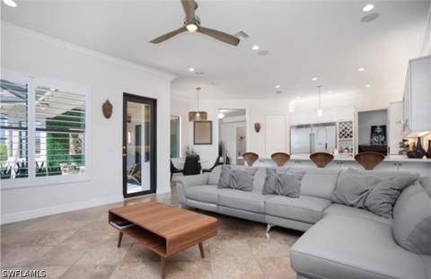 3910 Glacier Ct, Naples FL - photo 19 of 39