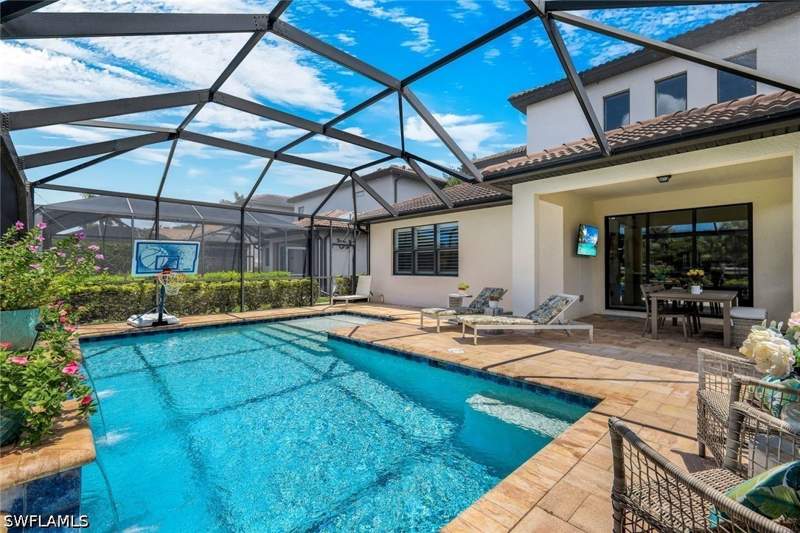 5 bedroom SingleFamilyResidence at 7209 Wilton Dr, Avery Square, Naples — photo 2