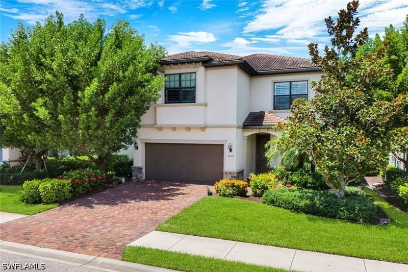 5 bedroom SingleFamilyResidence at 7209 Wilton Dr, Avery Square, Naples — photo 5