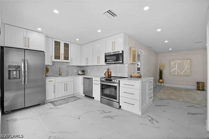 2 bedroom Condominium at 105 Harrison Rd 4, Glades Country Club, Naples — photo 1