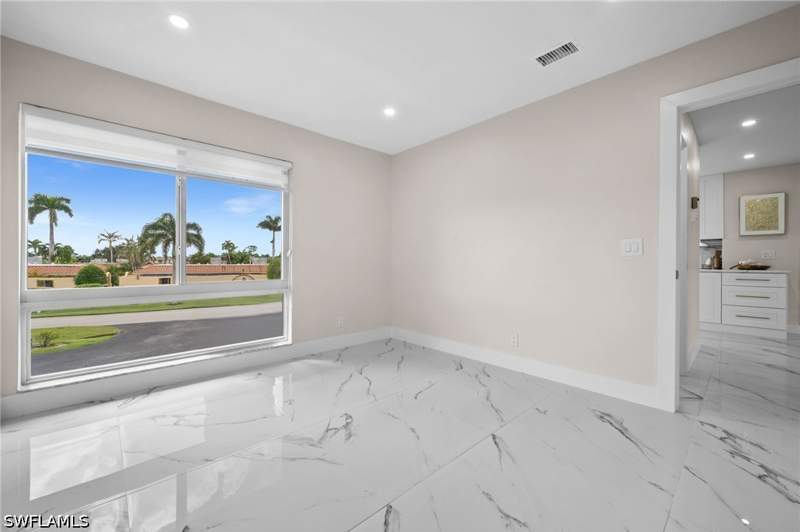 2 bedroom Condominium at 105 Harrison Rd 4, Glades Country Club, Naples — photo 4
