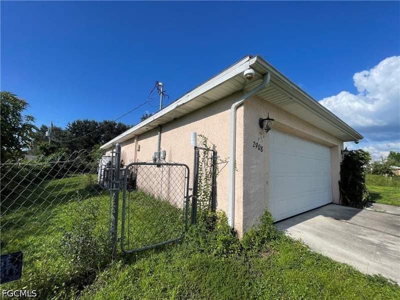 3 bedroom SingleFamilyResidence at 2908 12th St SW, Lehigh Acres, Lehigh Acres — photo 4