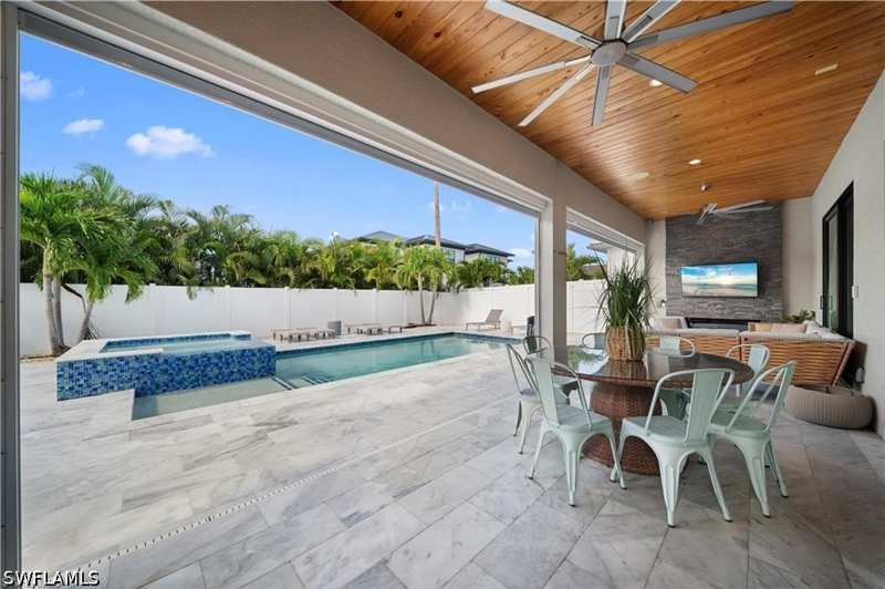 4 bedroom SingleFamilyResidence at 828 100th Ave N, Naples Park, Naples — photo 1
