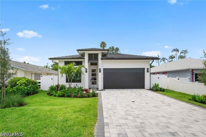 4 bedroom SingleFamilyResidence at 658 93rd Ave N, Naples Park, Naples — photo 2