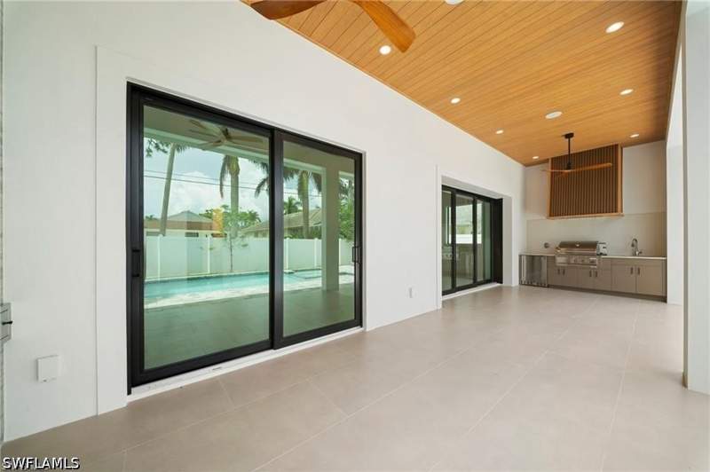 4 bedroom SingleFamilyResidence at 658 93rd Ave N, Naples Park, Naples — photo 3