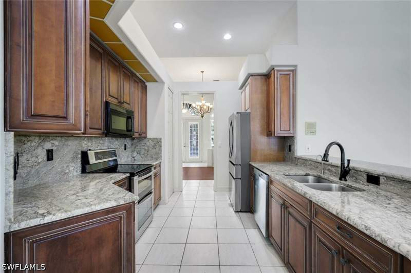 3 bedroom SingleFamilyResidence at 28476 Del Lago Way, Spanish Wells, Bonita Springs — photo 4