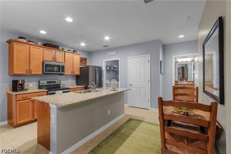 2 bedroom Attached at 15262 Ligustrum Ln, Cascades, Alva — photo 5