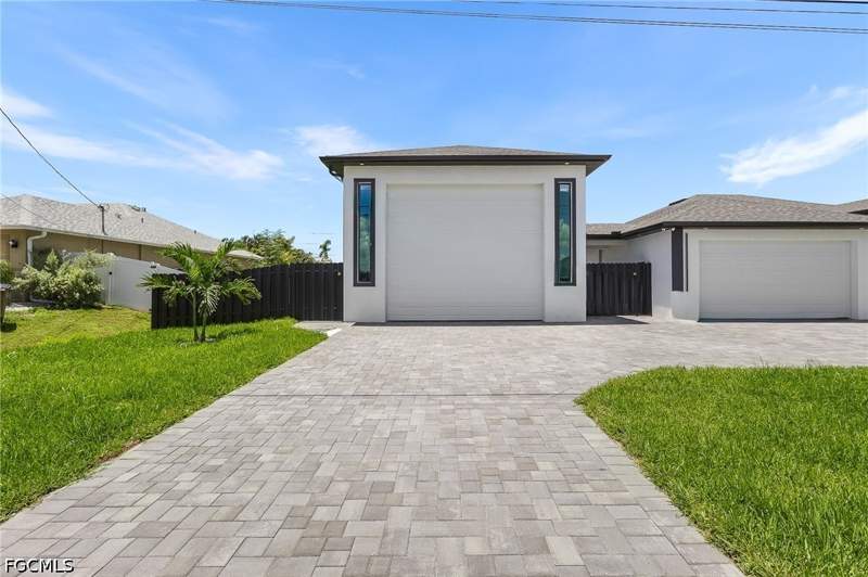 4 bedroom SingleFamilyResidence at 1018 NE Juanita Pl, Cape Coral, Cape Coral — photo 4