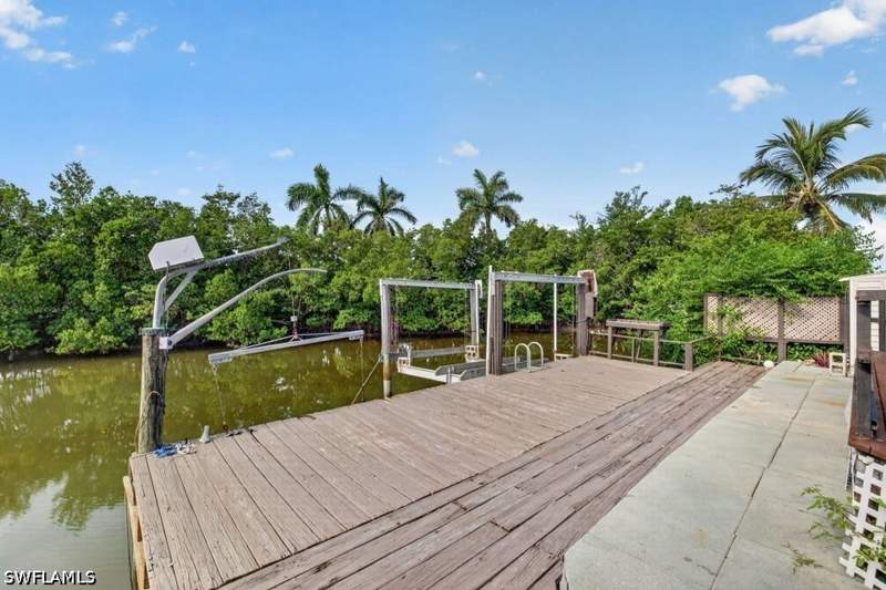 3 bedroom SingleFamilyResidence at 656 Palm Ave, Goodland Isles, Goodland — photo 4