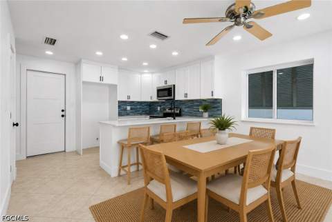 193 Hibiscus Dr, Fort Myers Beach FL - photo 11 of 47