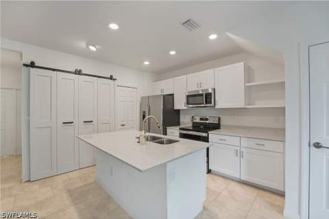 14053 Oviedo Pl, Fort Myers FL - photo 6 of 34