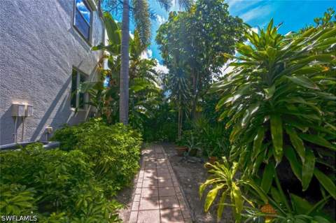 576 96th Ave N, Naples FL - photo 14 of 43
